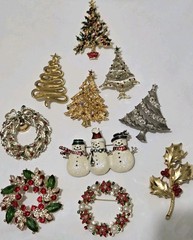 Lot Of 10 Christmas Brooches Christmas Trees Wreaths Snowmen Holly Pin Brooch