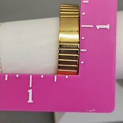 Vintage Expandable Bracelet Gold Tone Textured Ribbed 1cm Stretch 6.75″