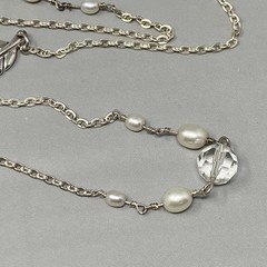 Silver Tone Chain Necklace Clear Glass Beads Faux Pearl Leaf Station Endless 31″