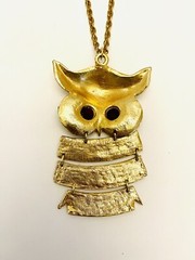 Vintage Boho Chic Articulated Large Gold Tone Owl Cat’s Eye Pendant Necklace