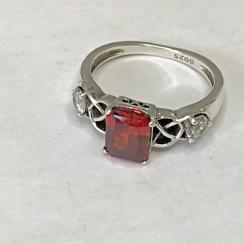Vintage Sterling Silver Red Garnet Ring Sz6.75 3.3grams