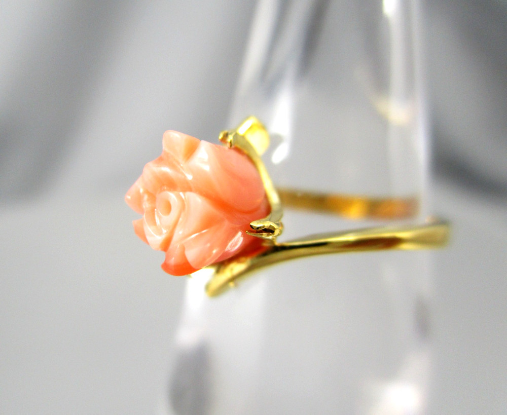 Vintage Gold Tone Solitary Carved Pink Coral ? Flower Fashion Sz 4.25 Ring 1100