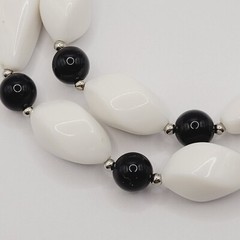 Modern Art Deco Black & White Round and Geometric Spiral Bead Vintage Necklace