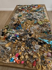 Massive Vintage Jewelry Lot 100’s of Signed Pcs / OVER 500 PCS + Misc 1G bag…