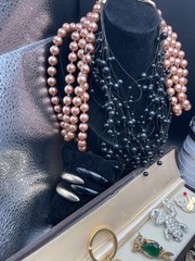 🔥ViNTage To MoD Jewelry Lot-22 Monet Joan Rivers Jewelmint Brooch Necklace Etc