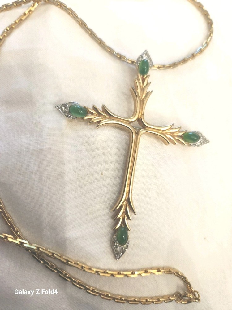 Beautiful Large Marked JOMAZ Gold Tone Cross Jade Tips