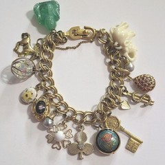 Vtg Monet Gold-tone 15 multi-color Dangling Charms
