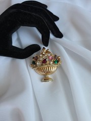 1947 Coro Pegasus Fruit Flower Basket Urn Pin Brooch Rhinestones