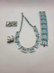 4 Pc Vintage LISNER Aqua Blue Thermoset Silvertoned Bracelet Necklace 2 Earrings