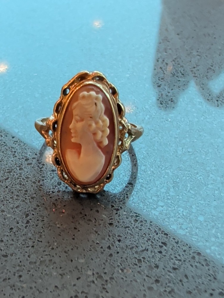 Vintage Left Facing Cameo Ring 925 Gold Over Sterling Silver Size 8.75 R149
