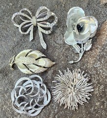 Vintage 5 Brooch Mixed LOT Designers Include Sarah Coventry, Coro, Celebrity NY