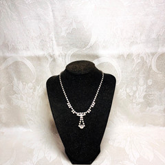 NECKLACE rhinestone sparkling center drop vintage unsigned fold over clasp