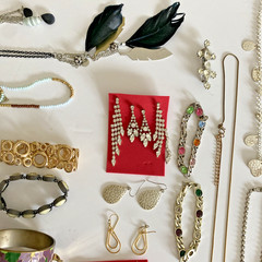 Vintage Lot COSTUME JEWELRY All Wearable & Nice 48 pieces