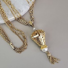 Vintage Celebrity Tassel Necklace Teardrop Imitation Pearl Layered Gold Tone 24″