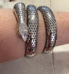 WHITING & DAVIS Silver Tone Mesh Snake Wrap BRACELET Very Good Condition