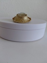 1968 Judy Lee Faceted Heliotrope Glass Reverse Cameo Broch Enhancer A .Borealis