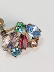 Vintage Multicolor Rhinestone Leaf Gold Tone Screwback Earrings Huggies Fashion