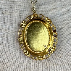 Vintage Black & White Cameo Pendant Necklace Gold Tone Germany Clasp 23″