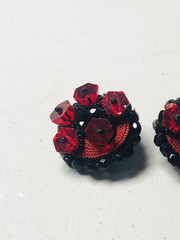 VTG/ANTIQUE RUBY RED DIMENSIONAL HEXAGON CRYSTAL CLUSTER EARRINGS BLACK BASE
