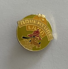 Disney Goofy Anniversary Disneyland Adventure Land Lapel Pin Metal 1″ Enamel
