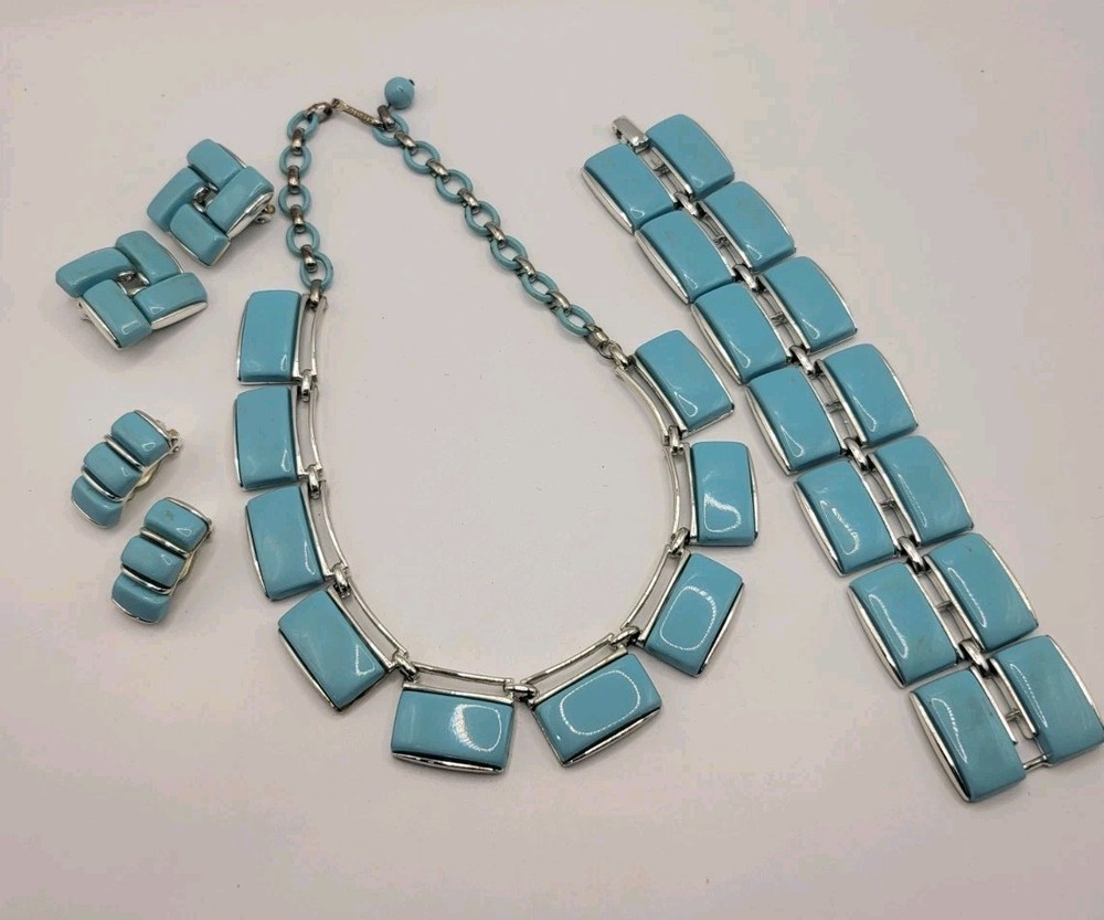 4 Pc Vintage LISNER Aqua Blue Thermoset Silvertoned Bracelet Necklace 2 Earrings