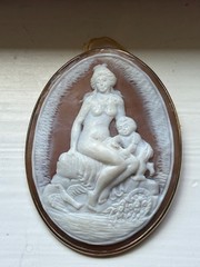 Rare lg GAPA Italian shell cameo 9K gold brooch, pendant, Venus Aphrodite Cupid!