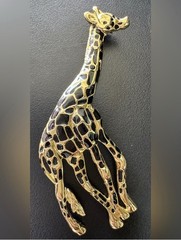 Vintage Giraffe Black Enamel Gold Tone Brooch