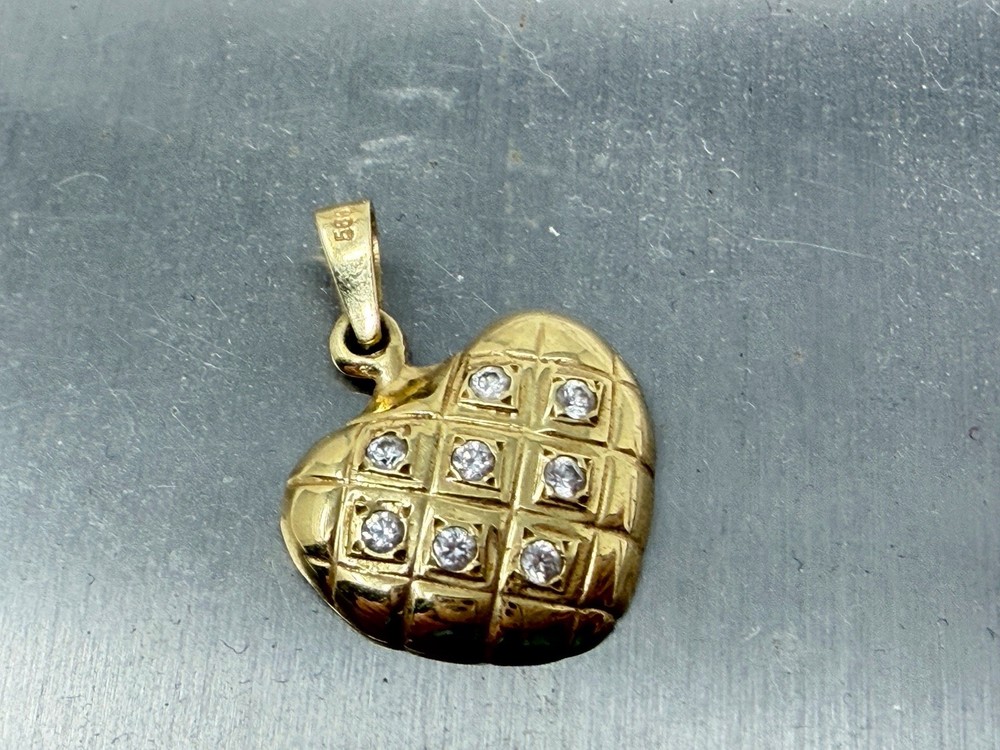 Vintage 585 14K Yellow Gold Diamond Heart Shaped Charm or Pendant 2.7 Grams