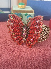 Costume Jewelry Mixed Lot 5 Varies Design & Varies iTone Paolo Gucci & Avon