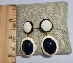 Vintage JOAN RIVERS Signed Black & Off-White Lucite Dangle Drop Earrings E53