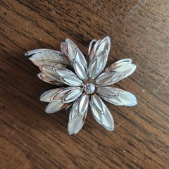 Vintage Mid Century Brooch Lot Silver Gold Tone Flower Dahlia Ribbon Wave Pins