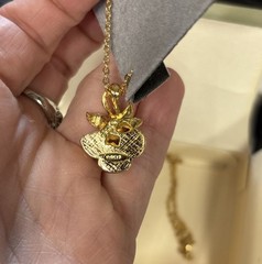 Vintage Avon Porcelain Rose Necklace & Earrings Set Gold Tone Floral Jewelry 23″