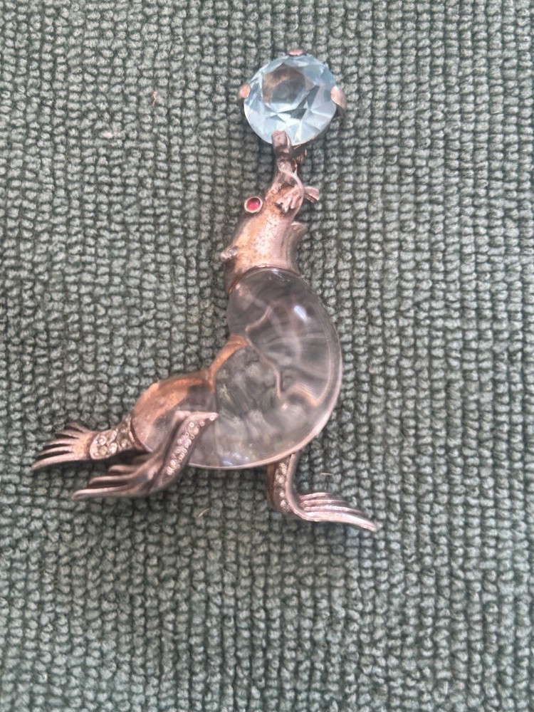 Vintage Crown Trifari Alfred Phillippe Seal Balancing Ball Jelly Belly Brooch
