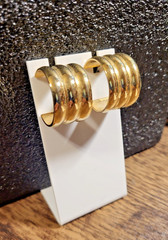 Vintage Ribbed Gold Tone C-shape Earrings Pierced