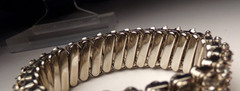 VTG 1940’S EXPANDABLE WIDE CRYSTAL CLEAR RHINESTONE SILVER RHODIUM PL BRACELET