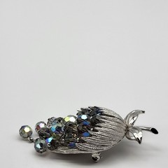 Stunning Schrager Vintage AB Crystal Brush silvertone Tumbler Brooch pin fruit