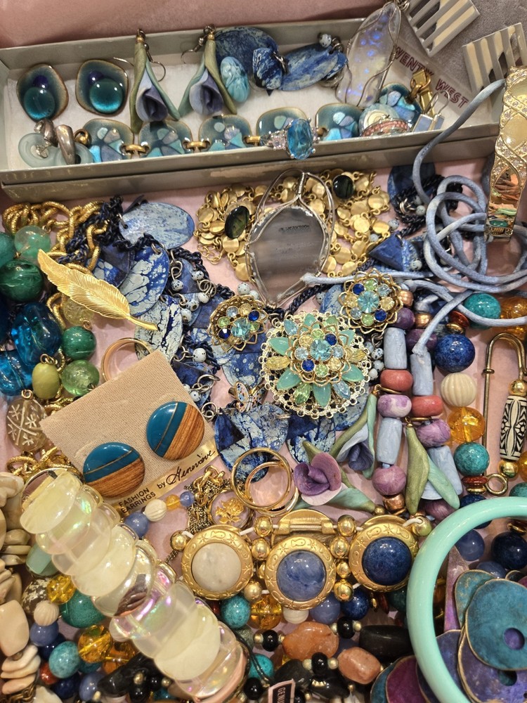 Beautiful Lot Of Estate Jewelry, Turquise, Teal & Green Many Signed
