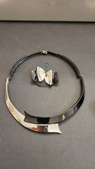 Vintage Silver And Black Enamel Hinged Choker Box Closure 1″ Earrings