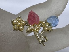 ESTATE VINTAGE PASTEL BLUE PINK CARVED GLASS SEED PEARL FLOWER BROOCH PIN