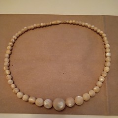 Vintage Graduated Mother of Pearl Shell Bead Necklace Silk Strung