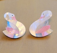 Inlaid Mother Of Pearl Swan Pendant 23in Beaded Necklace With Matching Earrings