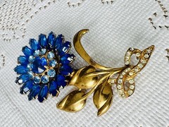 Stunning Gold Tone Pot Metal Blue Rhinestone Floral Brooch Art Deco 1930s 1940s