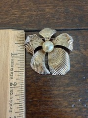 Vintage Jomaz flower faux Pearl Rhinestone Pin brooch