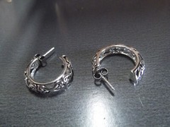 1 Pair Old .75″in Silver Tone 3/4 Circles Stud Earrings