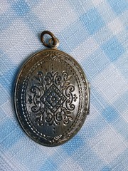 VTG Photo Locket Pendant Silver Tone Floral Motif Victorian Scroll~NO Necklace