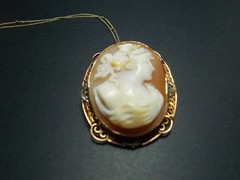 Antique VICTORIAN CAMEO Brooch Pendant Shell 14k Gold BEAUTIFUL!