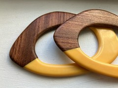 Set Of 2 Rare Vintage Irregular Shape Carved Laminated Bakelite Bangle Bracelets