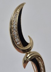 Vtg Signed Trifari Black Enamel & Rhinestone Gold Tone Brooch, Pin 3-1/8″