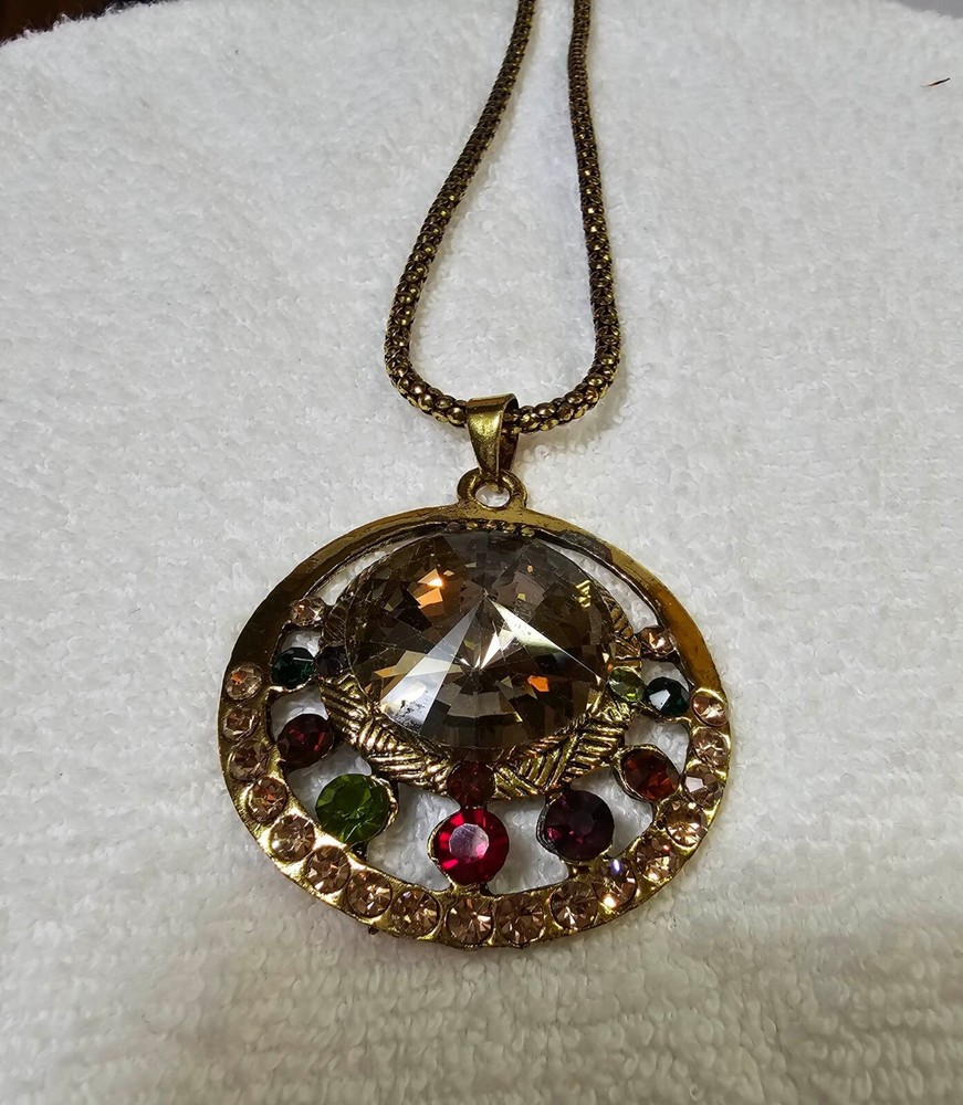 Vtg Goldtone Round Pendant w/ Multicolor Stones w Chain Necklace 29in”