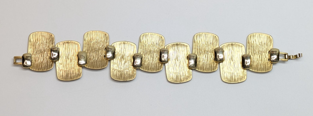 VTG Textured Gold Tone MCM Modernist Panel Bracelet 7″ Long 1″ Wide